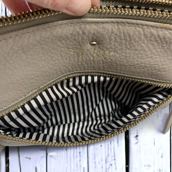 Kate Spade New York Cobble Hill Tenley Crossbody Bag Beige Pebble Grain Leather - Picture 7 of 12